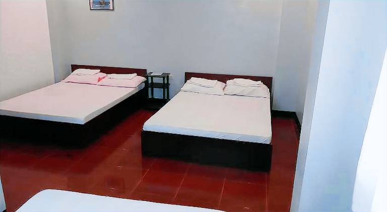 Angel and Marie's Basic ACroom for 3-6 pax 3rdfloor in San Fernando