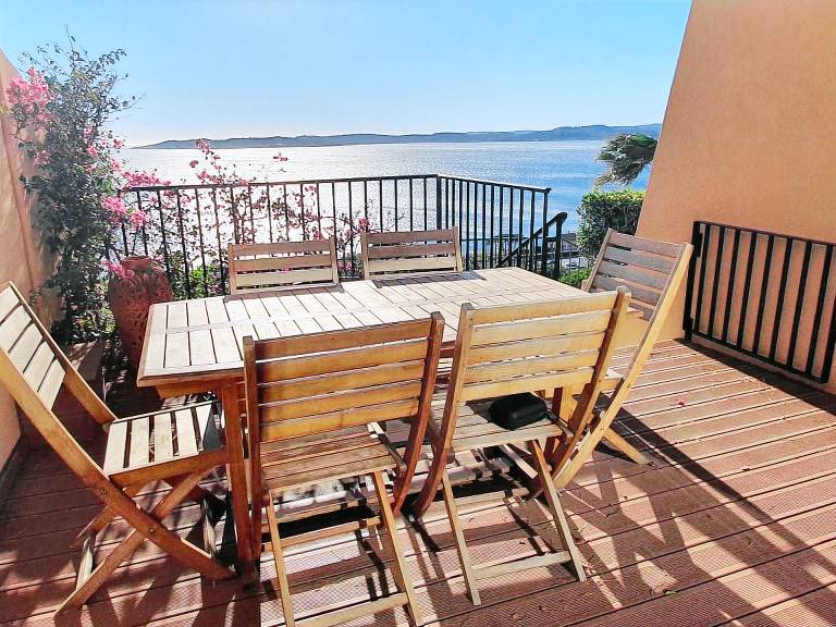 Apartment with pool — photo 4