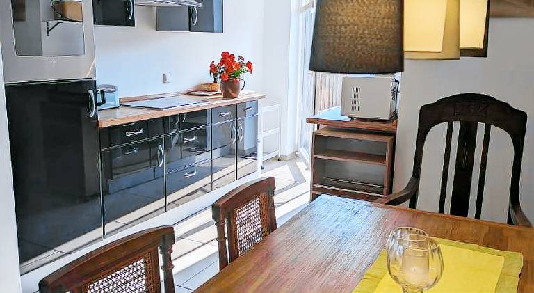 Serviced apartment with barbecue, terrace & yard — photo 5