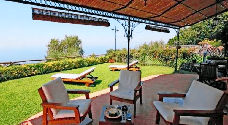 Villa with pool, garden & patio | Suitable for remote work — photo 4