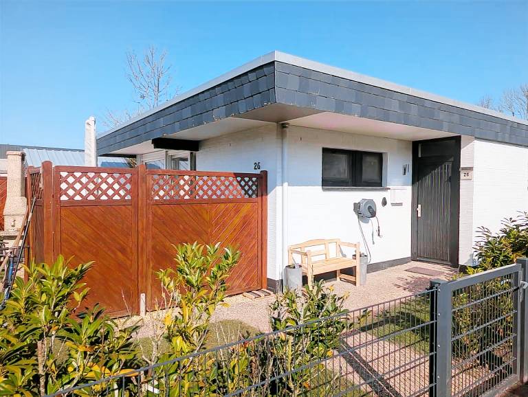 Family-oriented bungalow with garden, grill & patio | Garden view | Beach nearby | Dogs allowed — photo 2