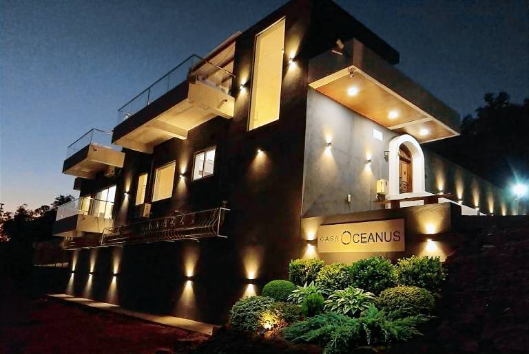 232 m&sup2; Villa