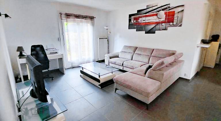 Vacation home with 3 rooms for 7 persons in Hyères