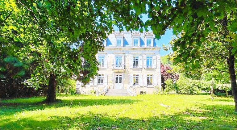 Chateau Mesdames in Castres