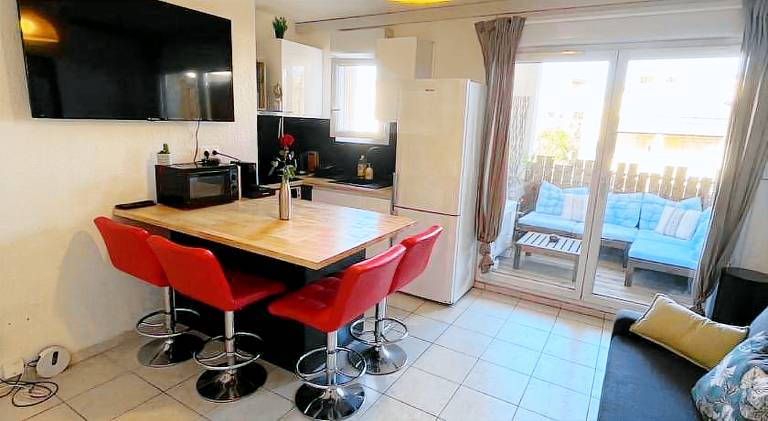 Rental apartment with pool — photo 3