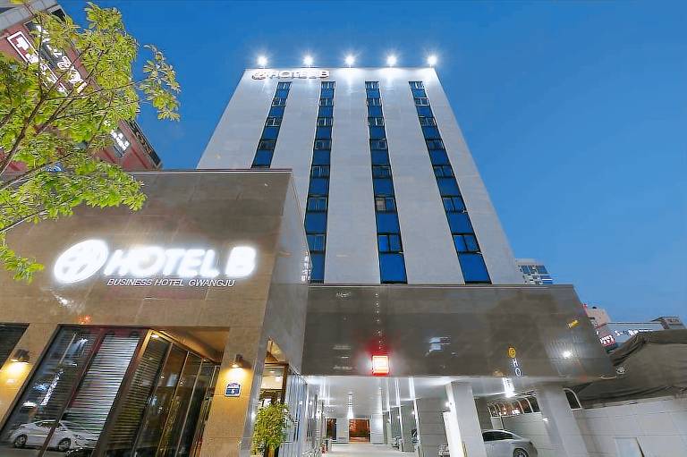 Hotel B