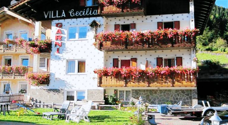 Garni Villa Cecilia in Campitello di Fassa