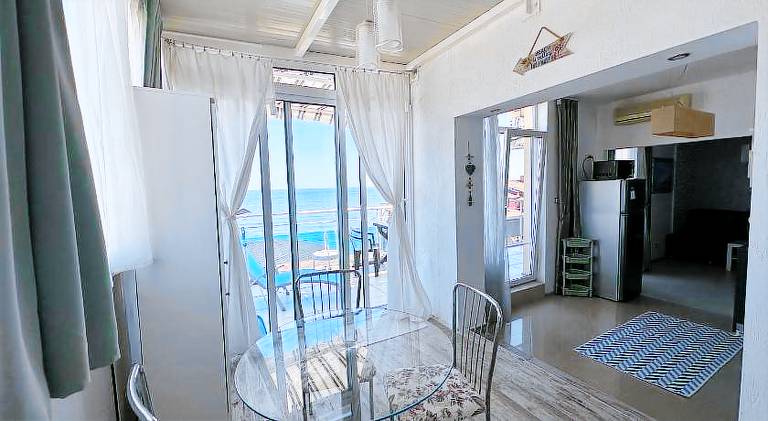 Apartment with patio, private pool & garden — photo 2