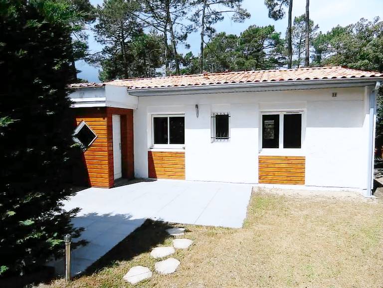 Het Club Residence - House 3 bedrooms, 6 people in a residence with swimming pool in Lacanau ocean in Lacanau