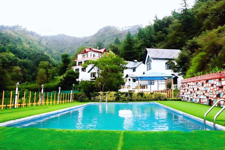 Oakwood Hamlet Resort in Solan