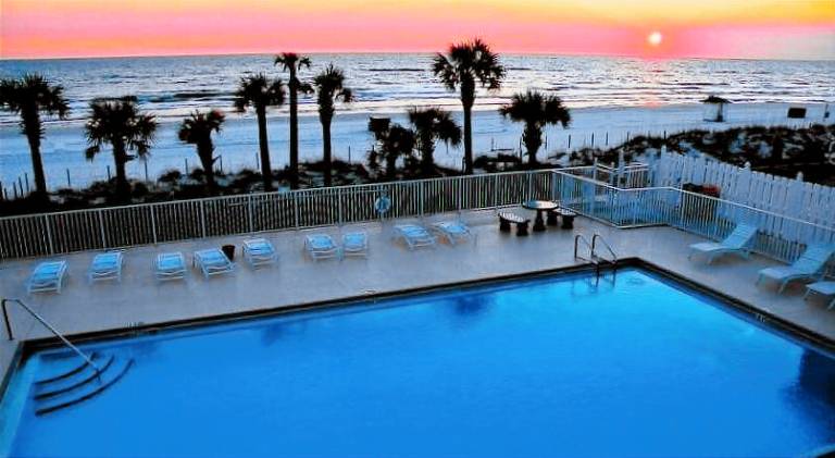2 BD 2 and half BA Two Story Beach Haven Pet Friendly with Golf Cart in Bay City, AL