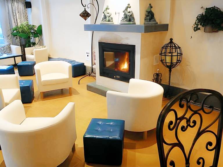 Serviced apartment with garden, terrace & pool | Pets allowed — photo 5