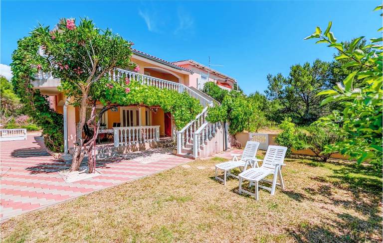 Apartment Vir