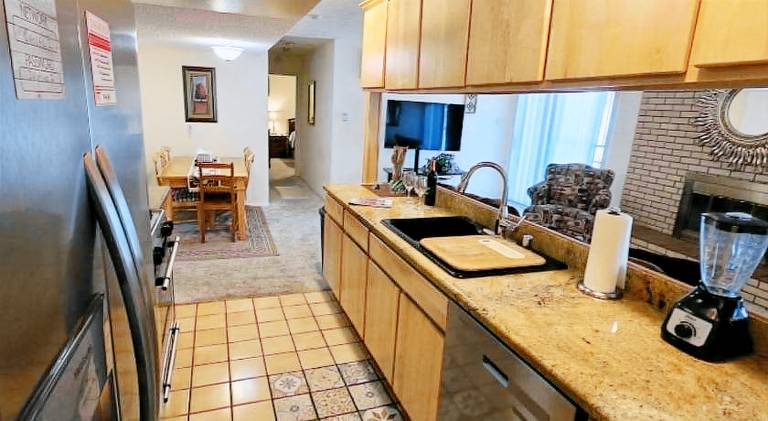 Vacation home with hot tub | Pets are welcome — photo 3