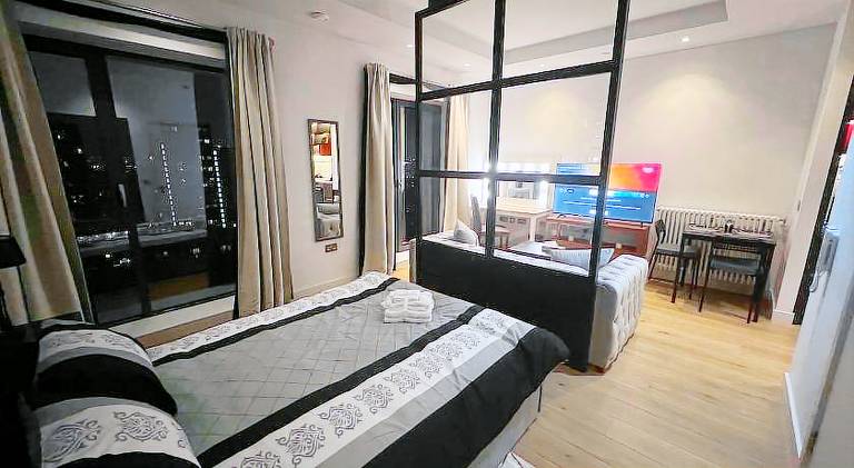 Rental apartment with hot tub & pool — photo 2