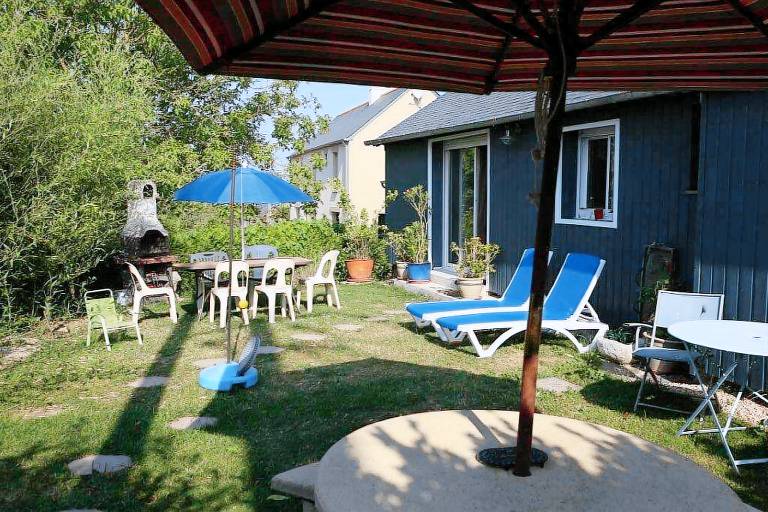 Gite with BBQ, garden & patio | Beach view — photo 4