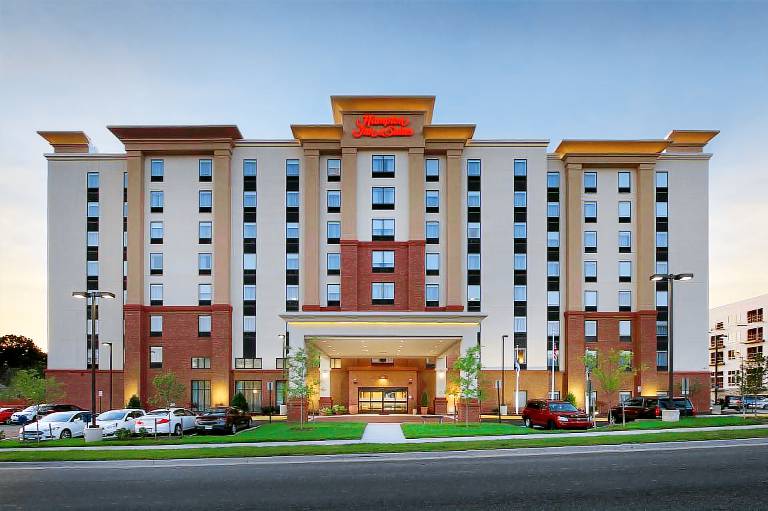 Hampton Inn & Suites by Hilton Falls Church in Fairfax, VA