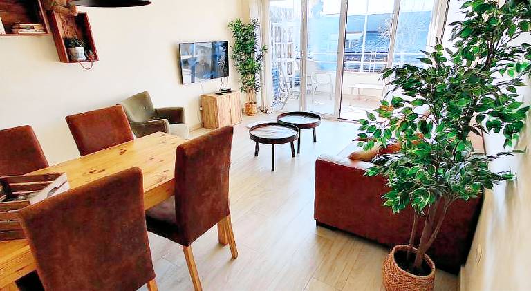 Fully equipped holiday apartment with terrace, private pool & yard | Pets allowed — photo 5