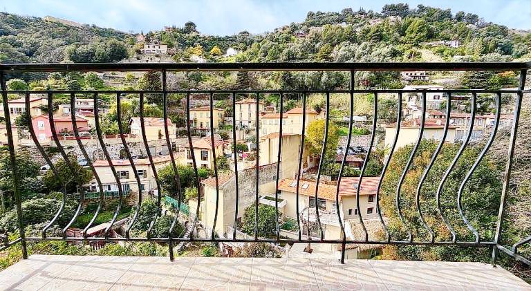 Maison Azurelienne in Menton