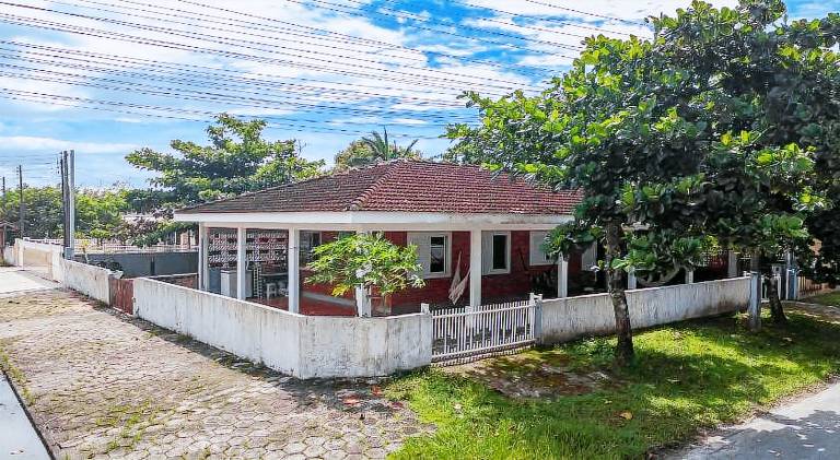 Memora Guesthouse Pontal do Parana Casa inteira ou Quartos a duas quadras da praia e proxima a Ilh