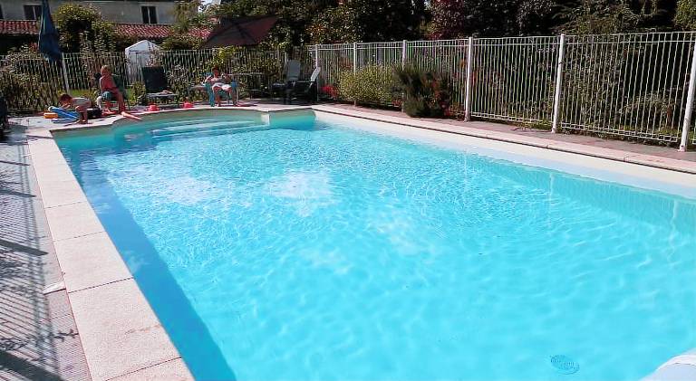 House with private pool, garden & patio — photo 4