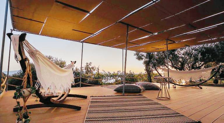 Villa with barbecue, terrace & yard in Aristotelis