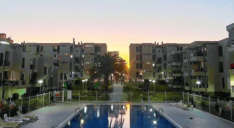 Apartment with pool — photo 3