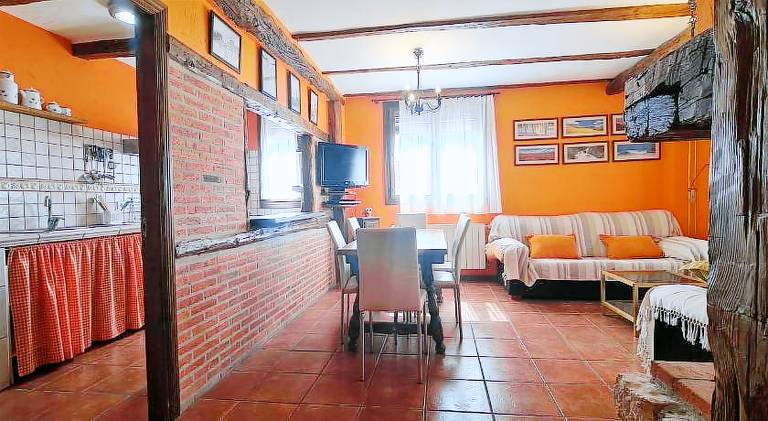 Wonderful vacation home with yard & patio | Pet-friendly in Valladolid