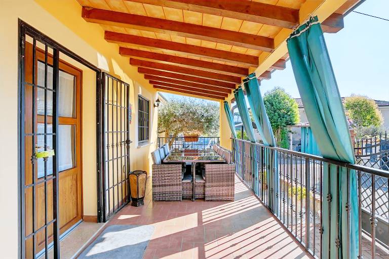 Villa 'Gardenia - Private Garden' with Private Terrace, Wi-Fi and Air Conditioning — photo 2