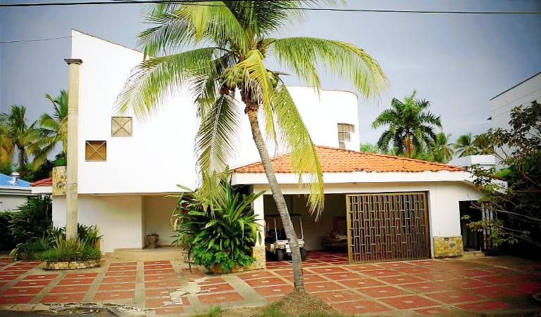 House Girardot
