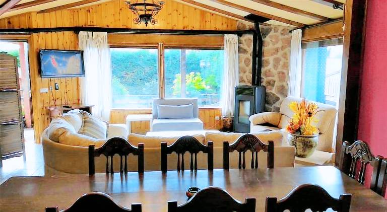Vacation home with pool — photo 3