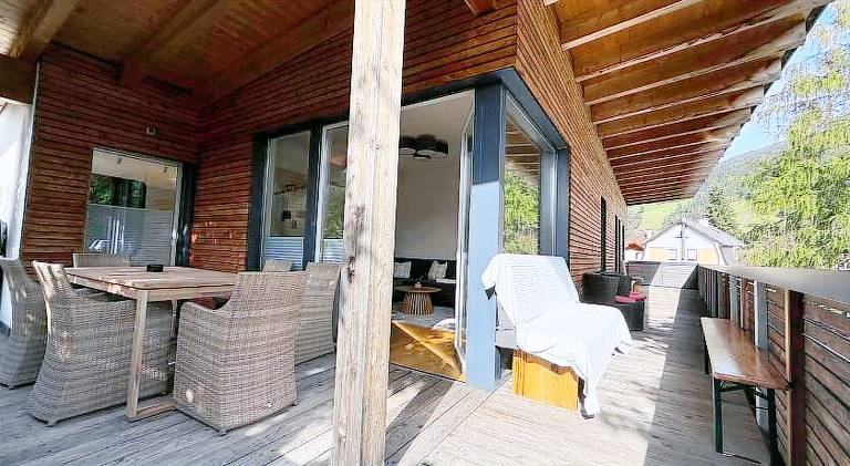 Apartment with patio — photo 2