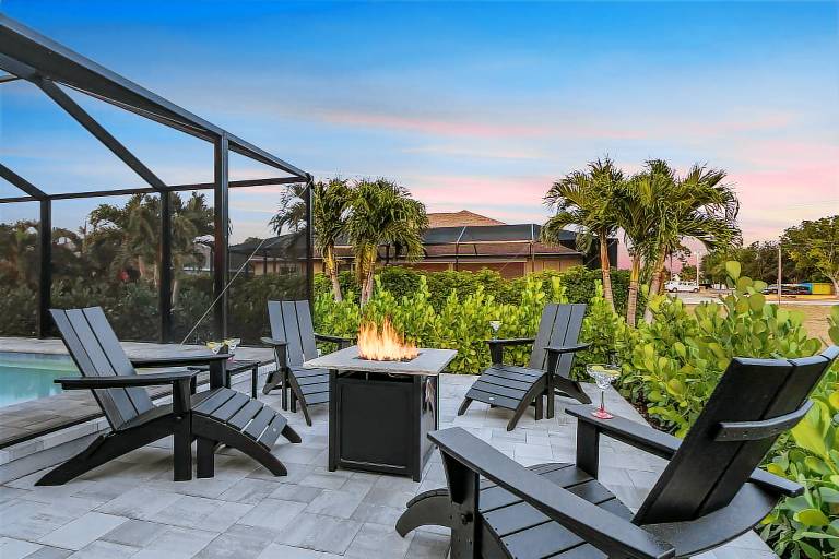 Vacation home with private pool & BBQ — photo 2