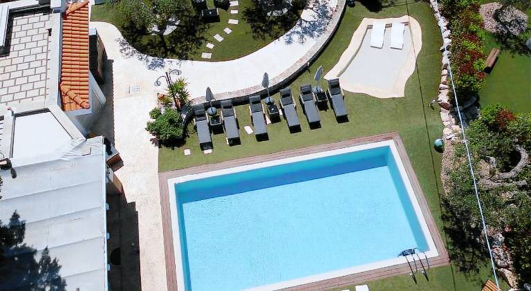 Beautiful serviced apartment with pool, BBQ & garden | Pet-friendly in Franca