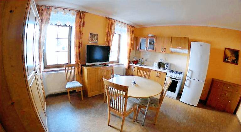 Holiday apartment with barbeque, yard & patio — photo 4