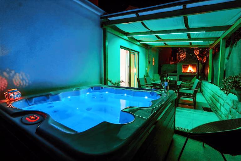 Apartment Boris (ST) - Two Bedroom Apartment with Terrace and Jacuzzi — photo 4
