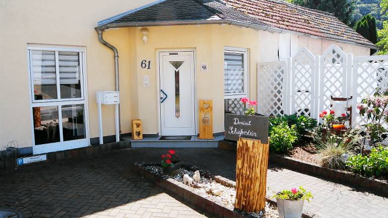Rental apartment with barbeque, garden & patio — photo 4