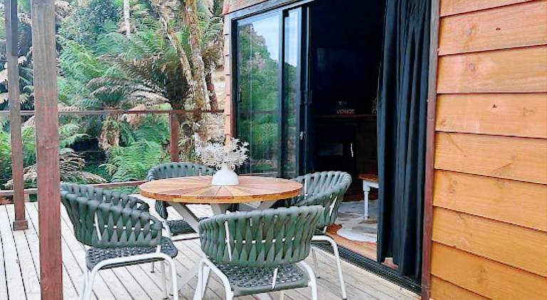 Lodge with yard, BBQ & jacuzzi | Perfect for remote work — photo 5