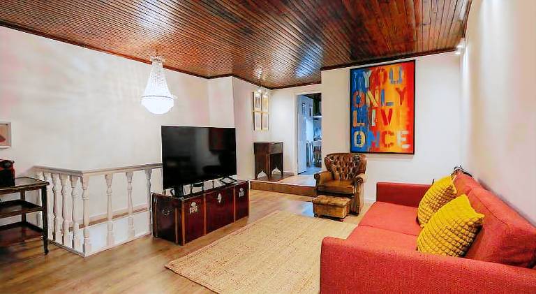 Vacation home with terrace — photo 2