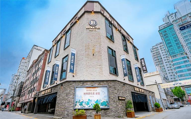 Busan Brown Dot Daeyeon Branch