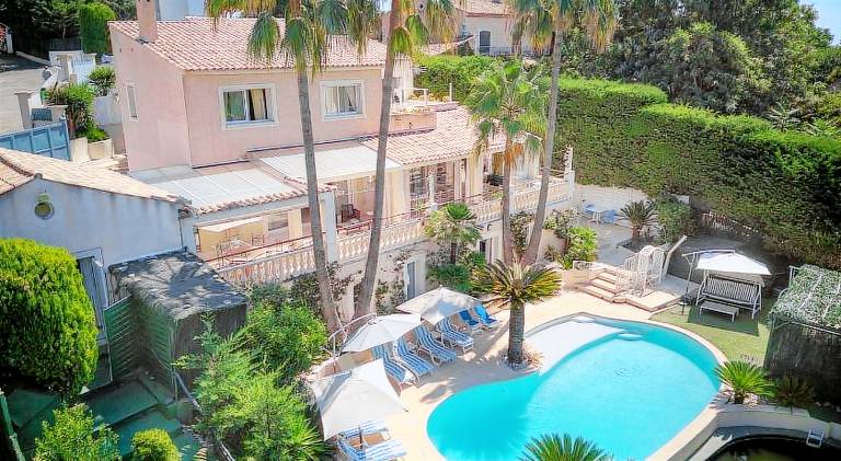 Villa with jacuzzi, pool & sauna | Dogs allowed in Valbonne
