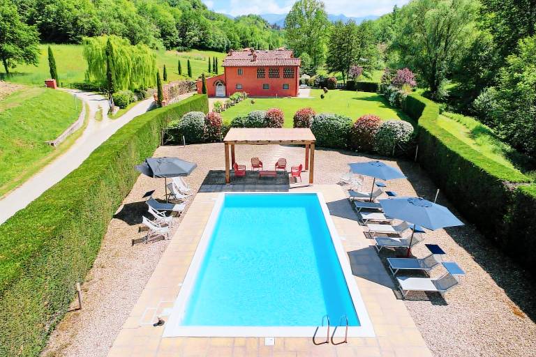 Large villa with pool and sauna on Tuscan estate in Reggello