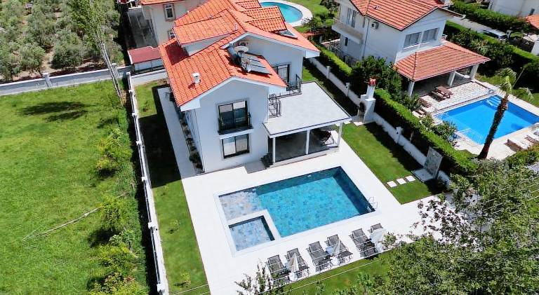 Villa with garden, private pool & patio — photo 3