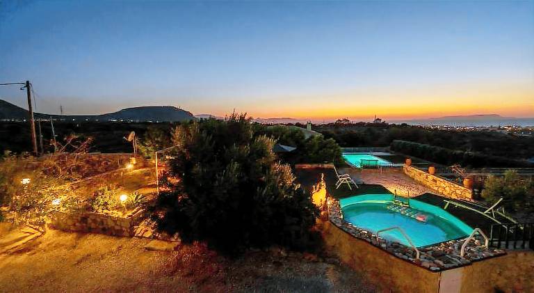Villa with private pool, grill & terrace — photo 5