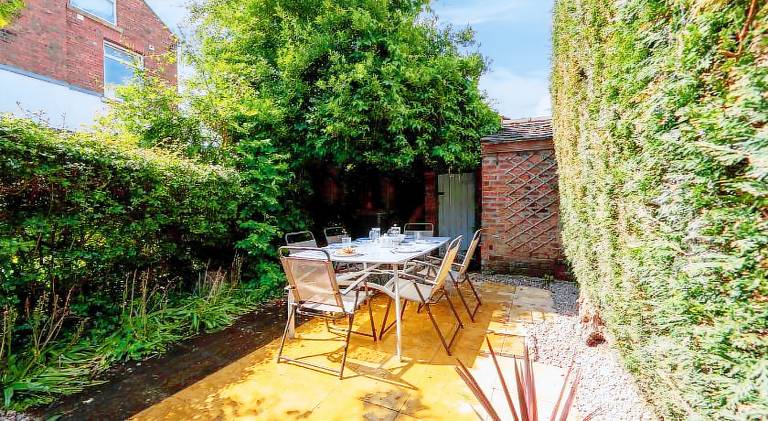 House with garden — photo 4