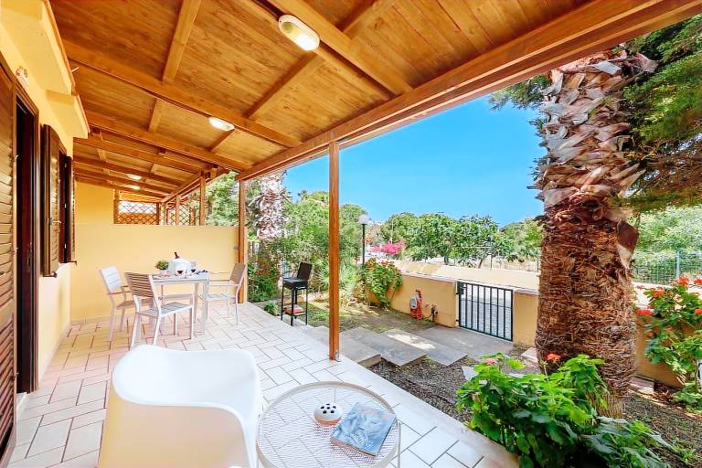Holiday apartment with terrace, yard & barbeque | Garden view — photo 3