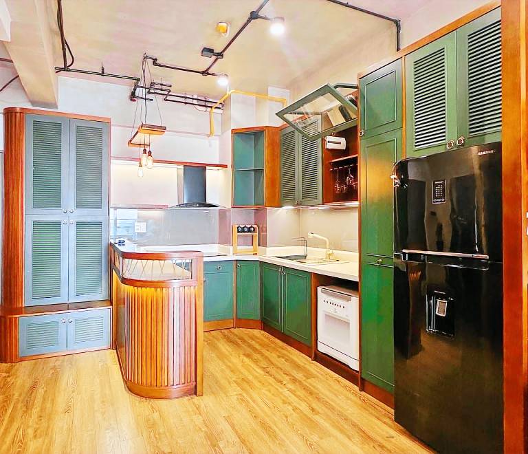 Unique 2 bedrooms home with cozy green vibes — photo 5