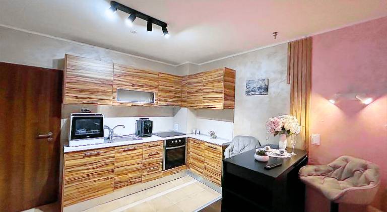 2-bedroom, 2-bathroom with fireplace and garden at Winslow Infinity — photo 4