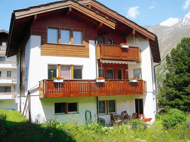 Ferienwohnung mit Hund in Saas-Fee für max. 4 Personen Ferienwohnung mit Hund in Saas-Fee für max. 4 Personen
