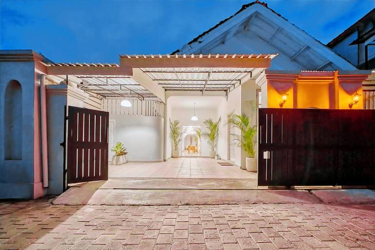 Villa with yard, terrace & private pool | Perfect for remote work | Pet-friendly — photo 5